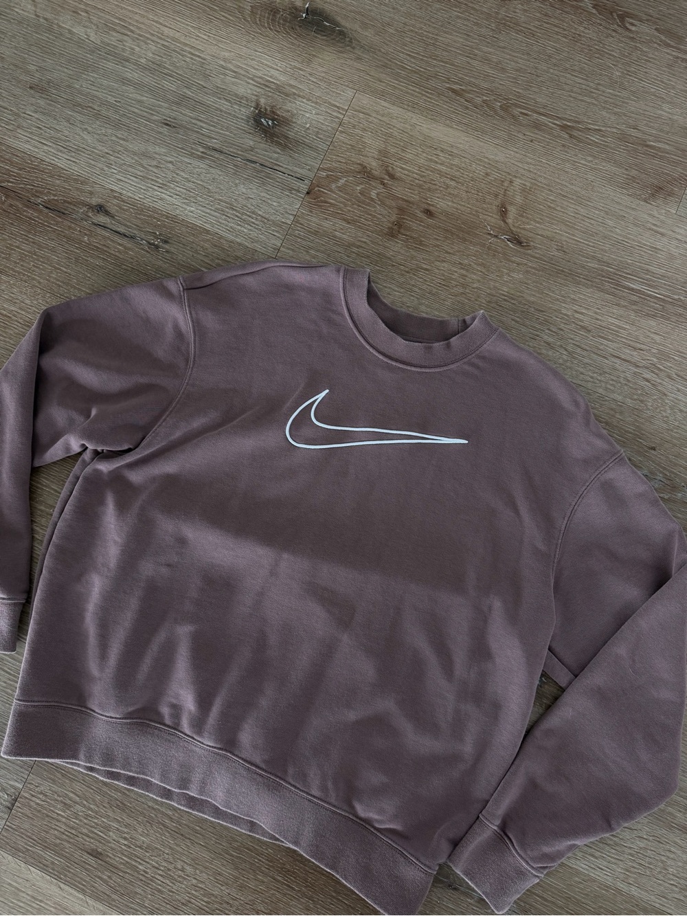 Nike Mauve Crewneck Sweatshirt with White Swoosh - Picture 2 of 2